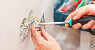 Электромонтажные работы Сальск цена 460 руб Электрика под ключ